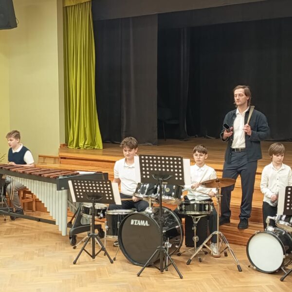 Sitaminstrumentu klases koncertā 18.12.2025.