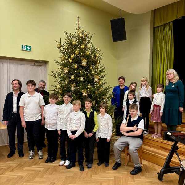 Sitaminstrumentu un vijoles klases koncertā 18.12.2025.