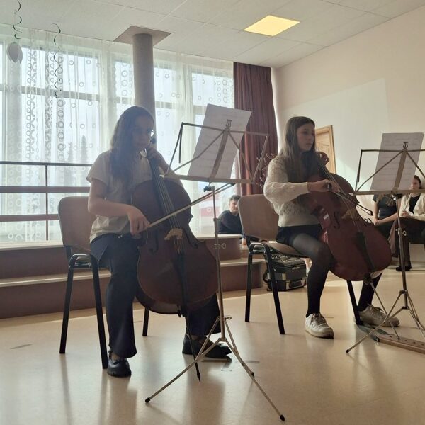 Čellu duets- Anna Stumbure, Anna Retjunskiha