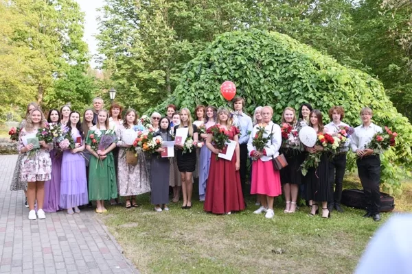 Paldies par kopā pavadīto laiku!